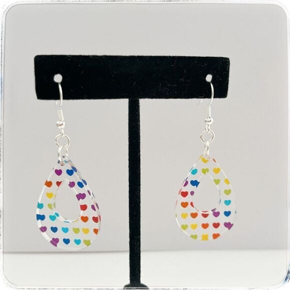 Handmade acrylic rainbow pride hearts earrings - Picture 1 of 2